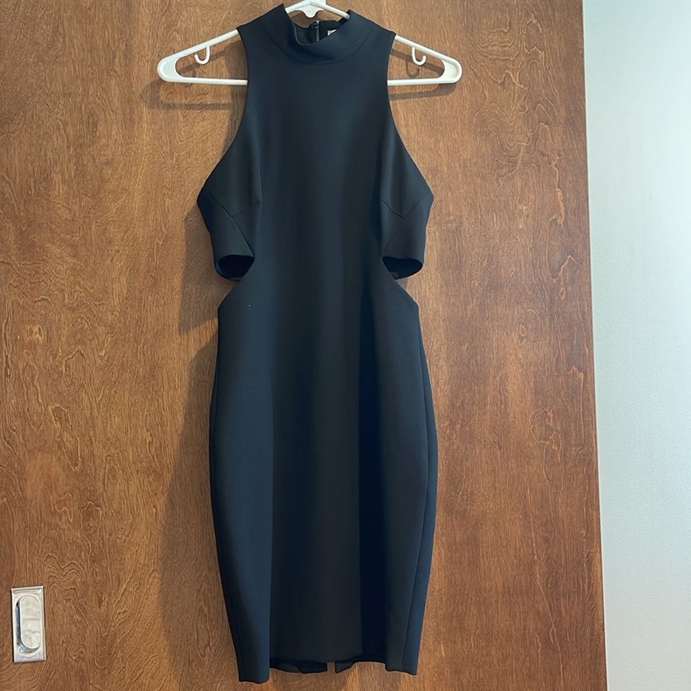 Elizabeth And James Sleeveless Lined Cutout Dress sz 2